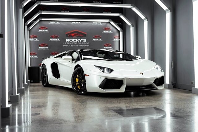 2016 Lamborghini Aventador
