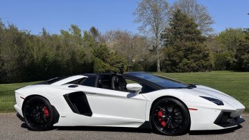 2017 Lamborghini Aventador LP 700-4 Roadster