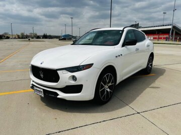 2017 Maserati Levante w/ Sport Package