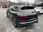 Thumbnail Photo 4 for 2017 Porsche Cayenne