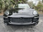 Thumbnail Photo 2 for 2017 Porsche Cayenne