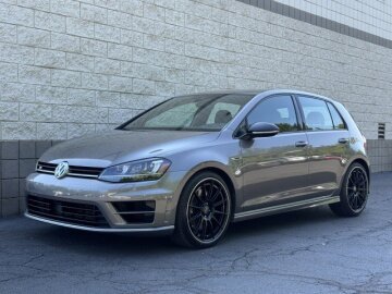 2017 Volkswagen Golf R 4-Door
