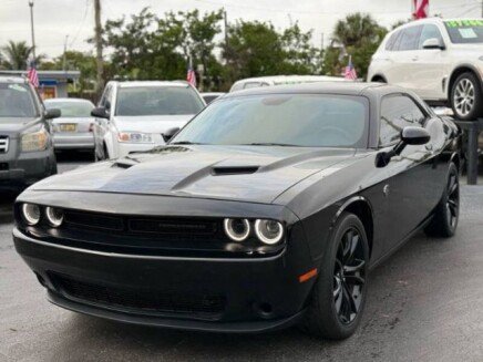 Photo 1 for 2018 Dodge Challenger SXT