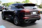 Thumbnail Photo 2 for 2018 Porsche Cayenne
