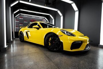 2021 Porsche 718 Cayman