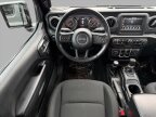Thumbnail Photo 3 for 2022 Jeep Gladiator Sport