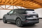 Thumbnail Photo 2 for 2022 Porsche Cayenne