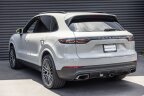 Thumbnail Photo 2 for 2022 Porsche Cayenne