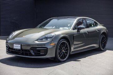 2022 Porsche Panamera
