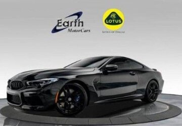 2023 BMW M8