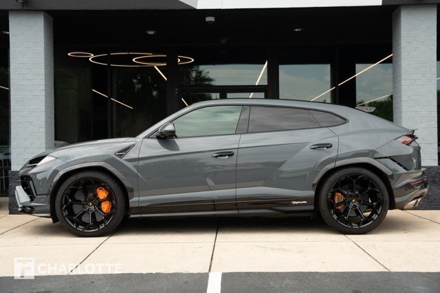 2023 Lamborghini Urus Performante