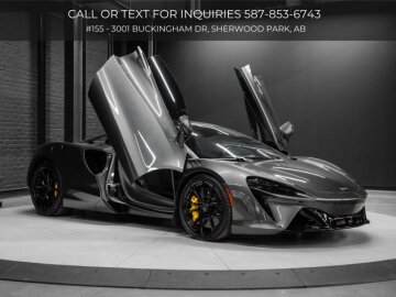 2023 McLaren Artura