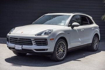2023 Porsche Cayenne Platinum Edition