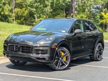 2023 Porsche Cayenne Turbo S E-Hybrid