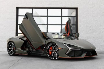 2024 Lamborghini Revuelto