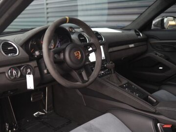 2024 Porsche 718 Cayman GT4 RS