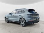 Thumbnail Photo 2 for 2024 Porsche Cayenne