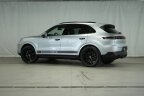Thumbnail Photo 2 for 2024 Porsche Cayenne