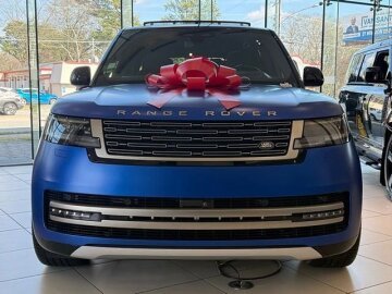 New 2025 Land Rover Range Rover SE