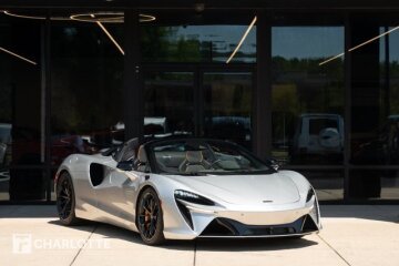 2025 McLaren Artura Spider