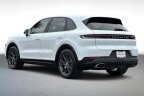 Thumbnail Photo 2 for 2025 Porsche Cayenne