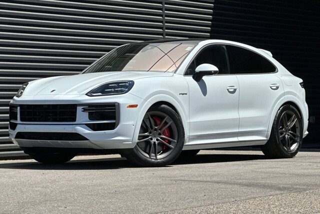 New 2025 Porsche Cayenne Turbo