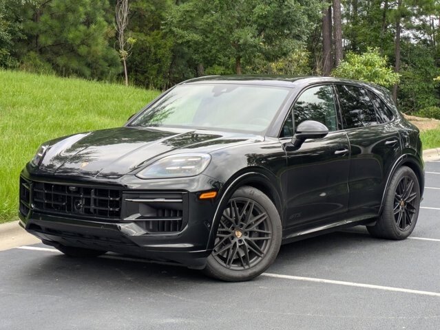 2025 Porsche Cayenne GTS