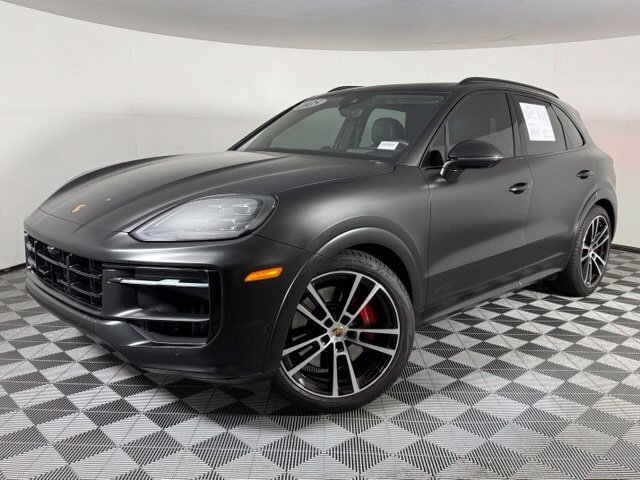 2025 Porsche Cayenne GTS