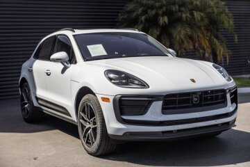 2025 Porsche Macan