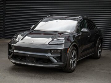2025 Porsche Macan Turbo