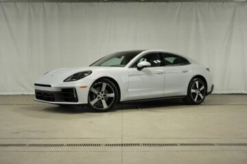 New 2025 Porsche Panamera