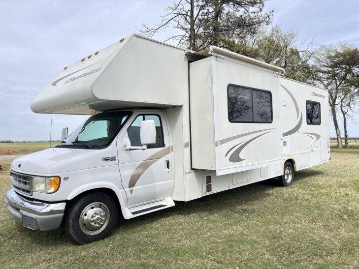 2002 Four Winds Chateau 31S RV - Online Auction