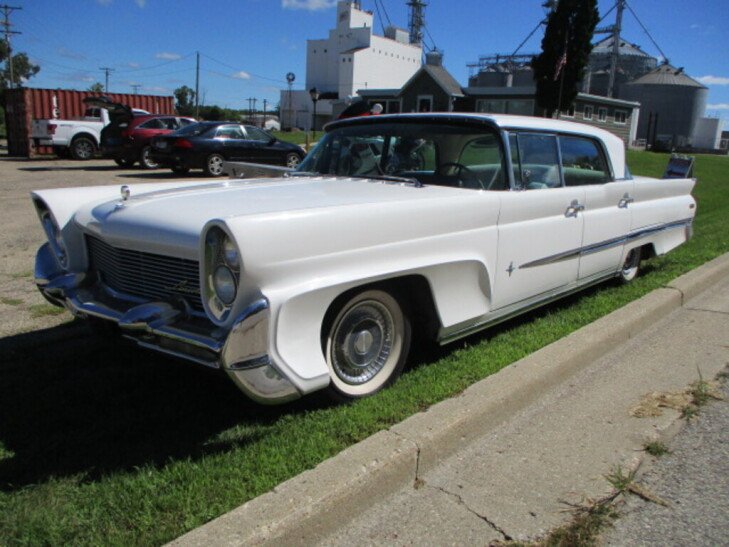 1958 Lincoln Premiere - Online Auction